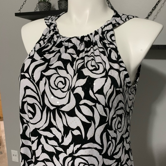 Dress - Picture 3 of 4